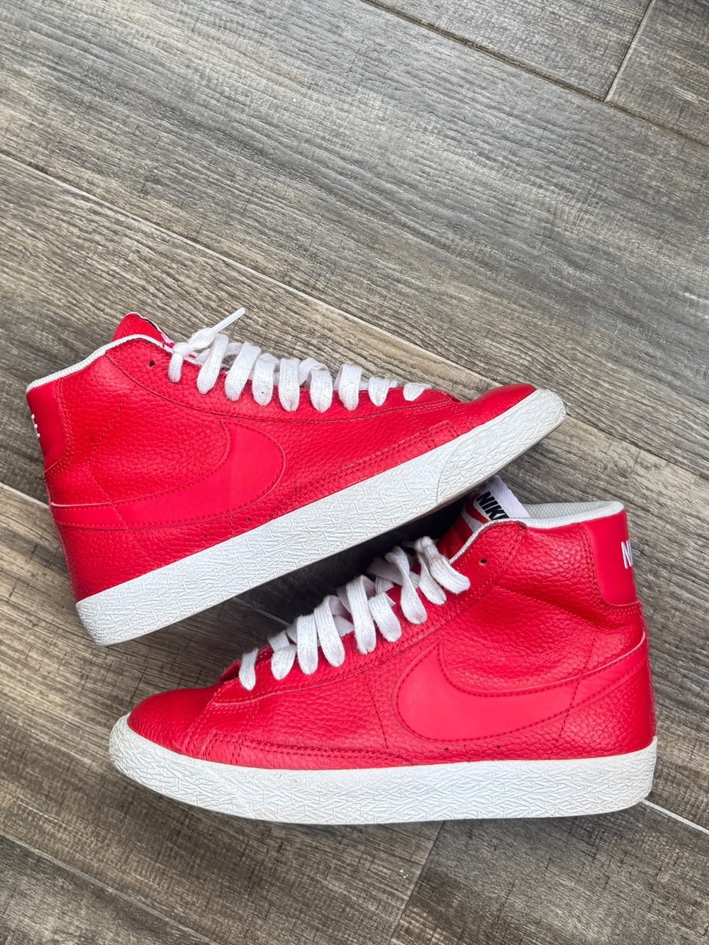 Nike Blazer Mid '77 red trainers. Size US 5.5 women’s #sneakers #lifestyle